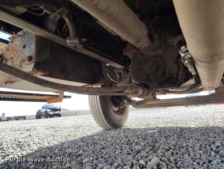 image for item YA1591 2004 Ford  F650 SuperCab flatbed truck