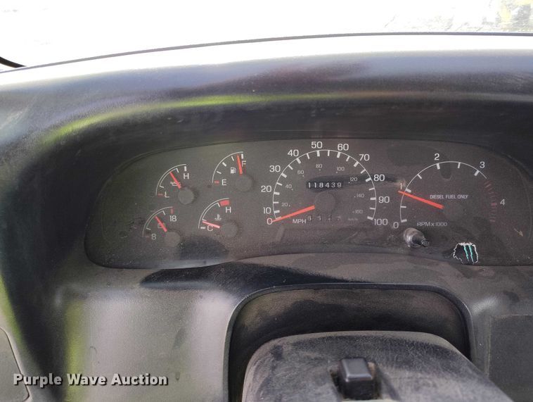 image for item YA1591 2004 Ford  F650 SuperCab flatbed truck