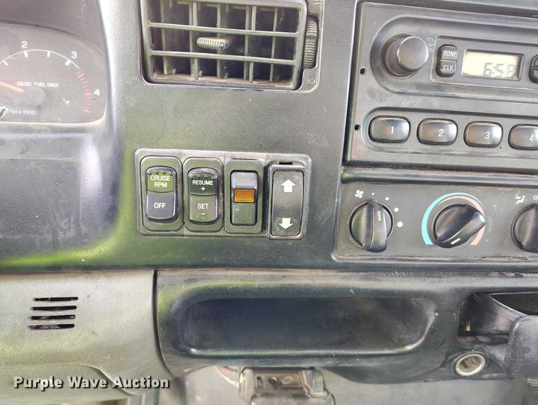 image for item YA1591 2004 Ford  F650 SuperCab flatbed truck