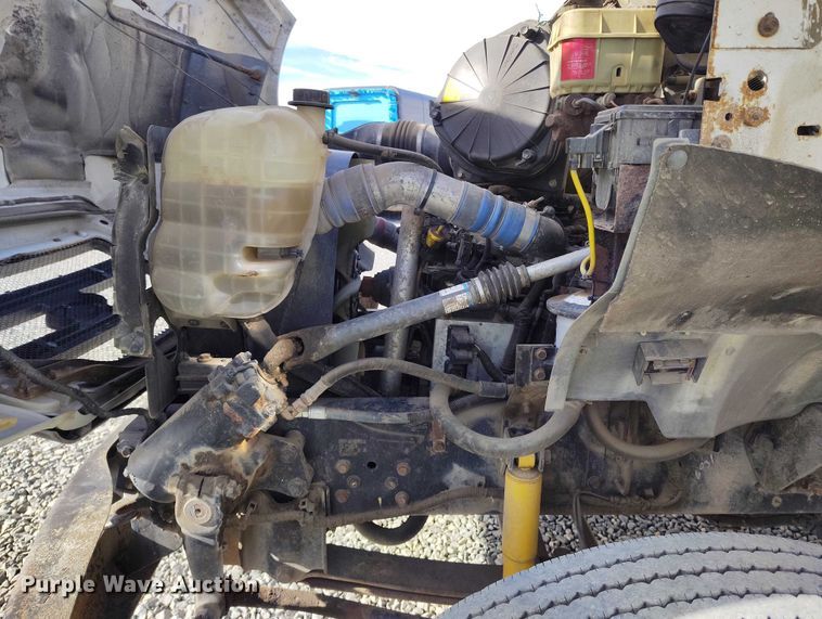 image for item YA1591 2004 Ford  F650 SuperCab flatbed truck