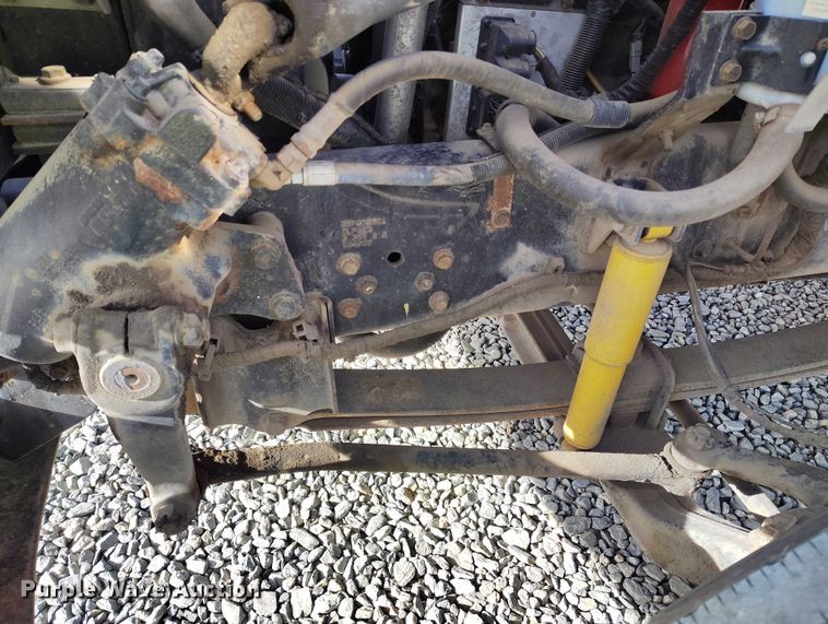 image for item YA1591 2004 Ford  F650 SuperCab flatbed truck