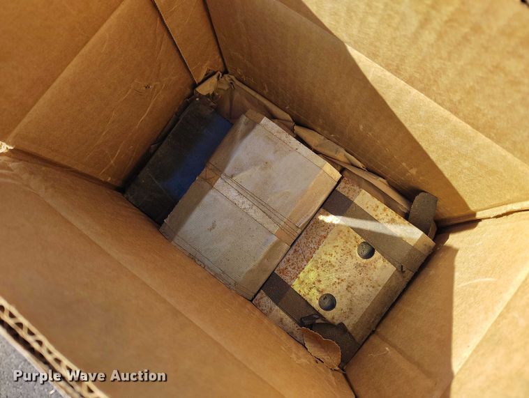 image for item YA1592 2013 Altec DC912A wood chipper