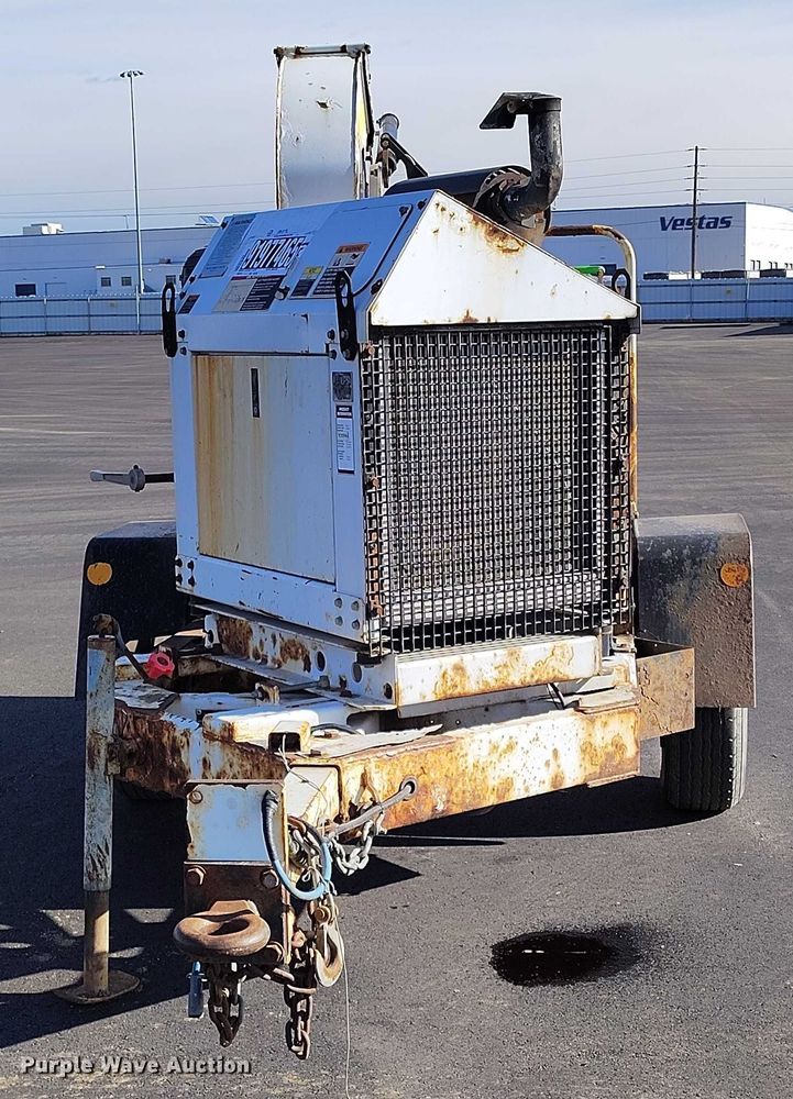 image for item YA1592 2013 Altec DC912A wood chipper