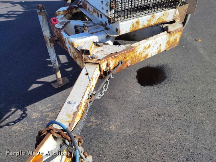 image for item YA1592 2013 Altec DC912A wood chipper