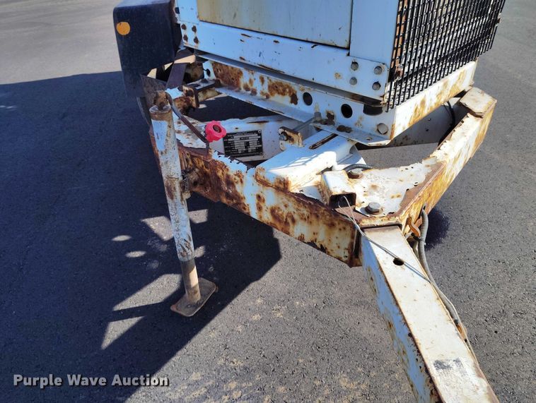 image for item YA1592 2013 Altec DC912A wood chipper