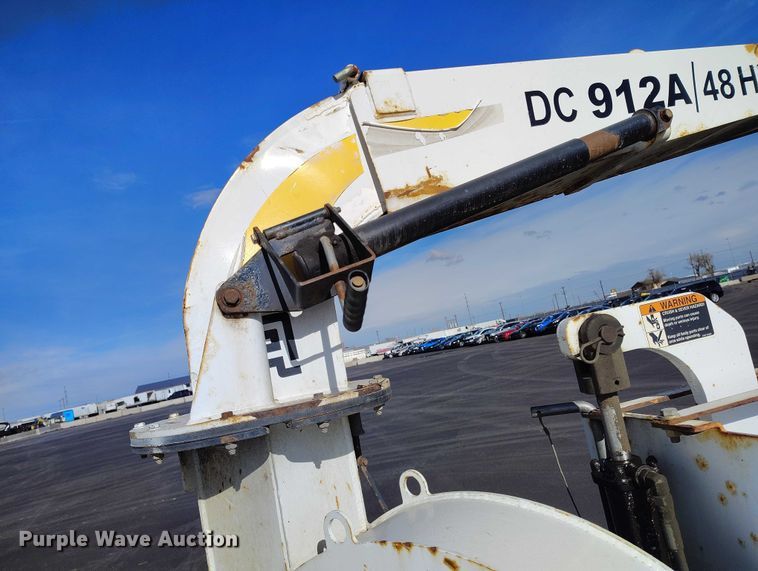 image for item YA1592 2013 Altec DC912A wood chipper