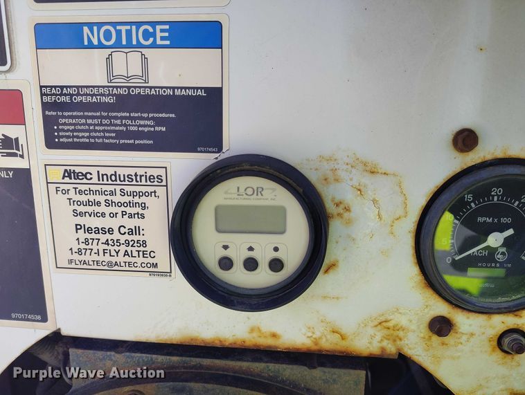 image for item YA1592 2013 Altec DC912A wood chipper