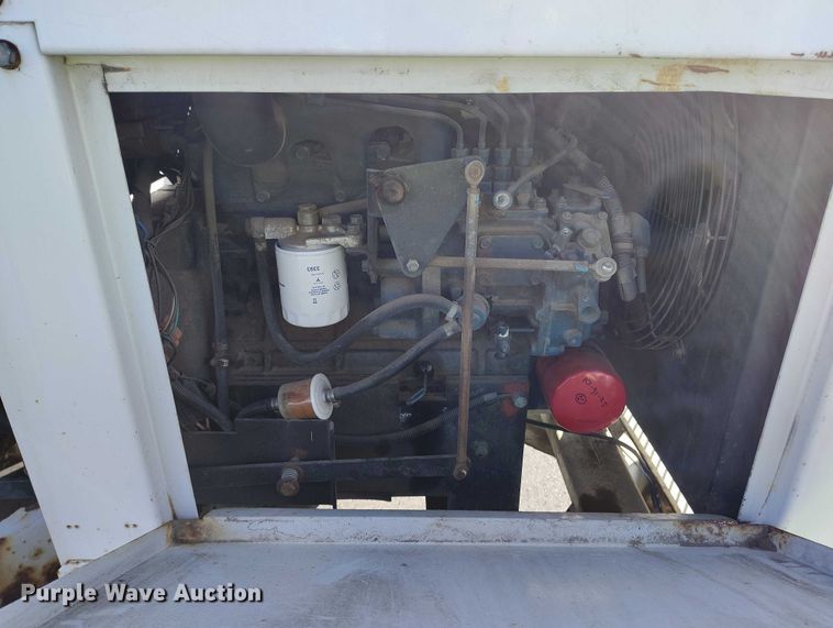 image for item YA1592 2013 Altec DC912A wood chipper