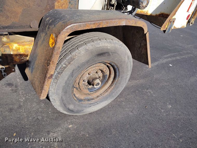 image for item YA1592 2013 Altec DC912A wood chipper