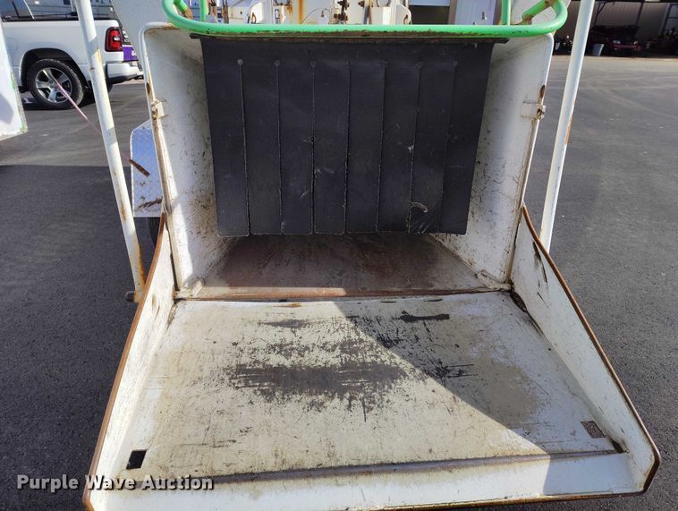 image for item YA1593 2008 Altec DC1217 wood chipper