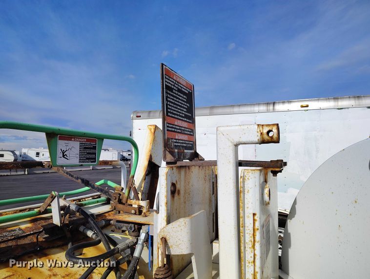 image for item YA1593 2008 Altec DC1217 wood chipper