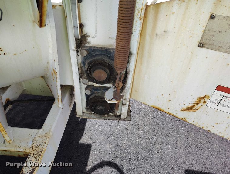 image for item YA1593 2008 Altec DC1217 wood chipper