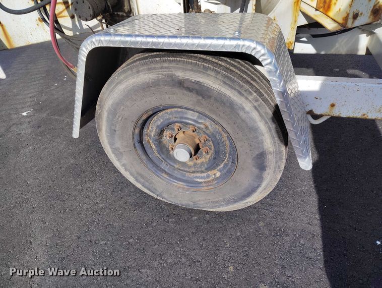 image for item YA1593 2008 Altec DC1217 wood chipper