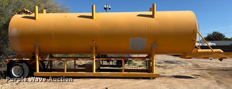 image for item DH8740 2001 Klein KPT-120 water tank