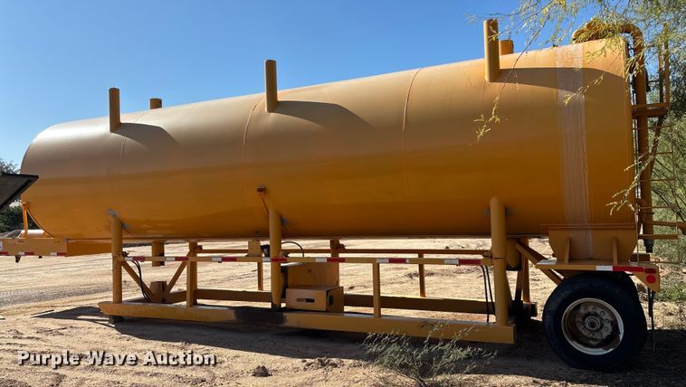 image for item DH8740 2001 Klein KPT-120 water tank