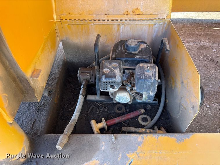 image for item DH8740 2001 Klein KPT-120 water tank