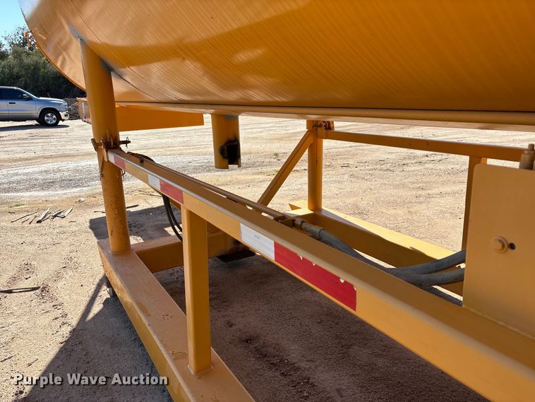 image for item DH8740 2001 Klein KPT-120 water tank