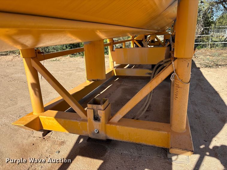 image for item DH8740 2001 Klein KPT-120 water tank