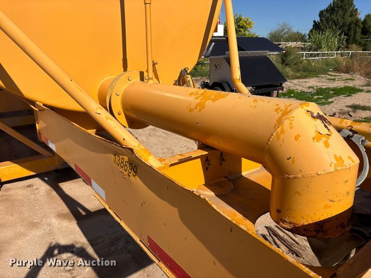 image for item DH8740 2001 Klein KPT-120 water tank