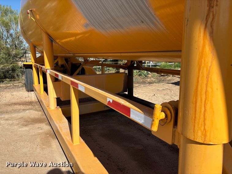 image for item DH8740 2001 Klein KPT-120 water tank