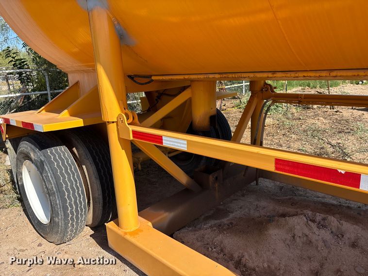 image for item DH8740 2001 Klein KPT-120 water tank