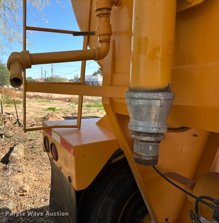 image for item DH8740 2001 Klein KPT-120 water tank