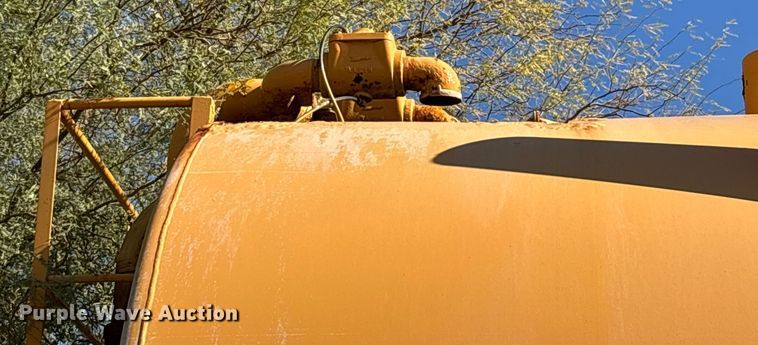 image for item DH8740 2001 Klein KPT-120 water tank