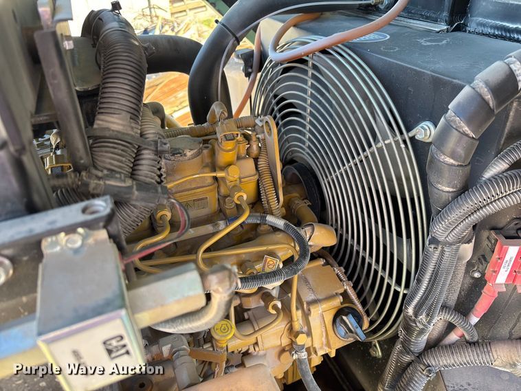 image for item DH8742 2021 Sullair 185F/DPQ/CA4 air compressor