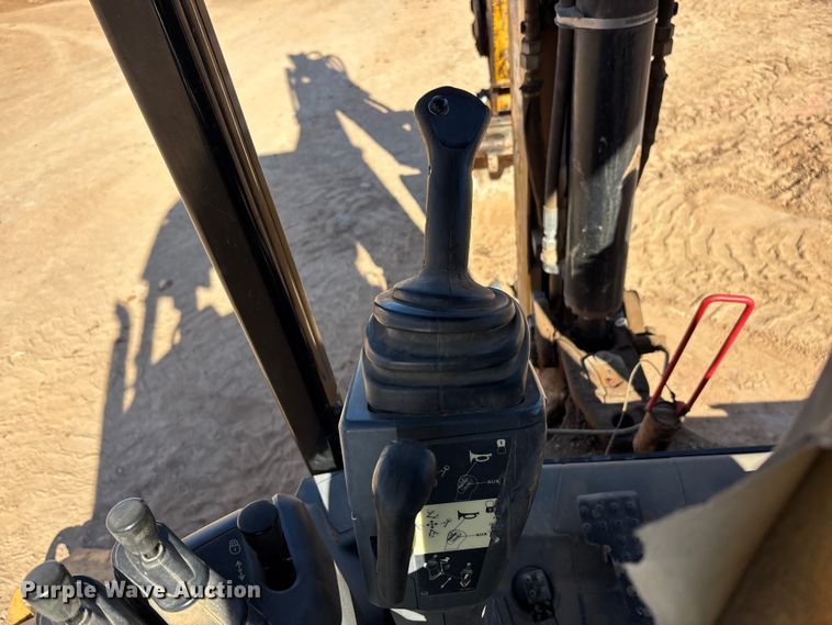 image for item DH8745 2019 Caterpillar 416F2 backhoe