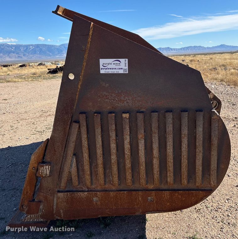 image for item DH8746 Rockland 1200 wheel loader bucket