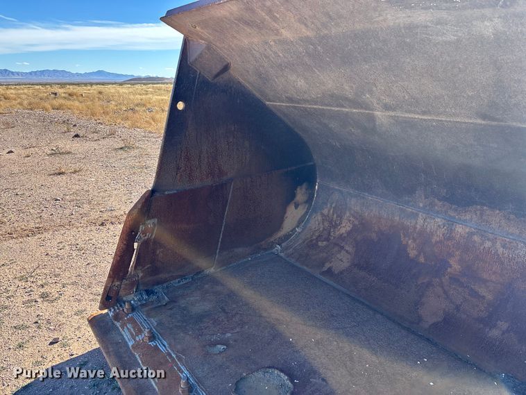 image for item DH8746 Rockland 1200 wheel loader bucket