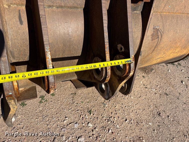 image for item DH8746 Rockland 1200 wheel loader bucket