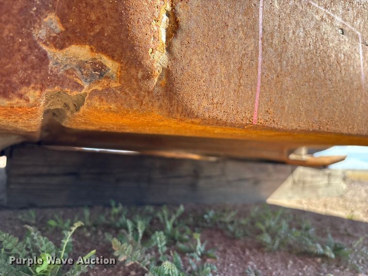 image for item DH8746 Rockland 1200 wheel loader bucket