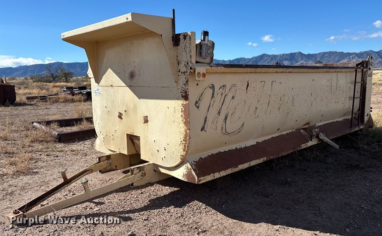 image for item DH8748 1989 K&H dump truck bed