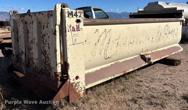 image for item DH8748 1989 K&H dump truck bed