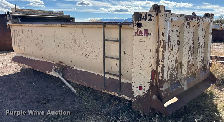 image for item DH8748 1989 K&H dump truck bed