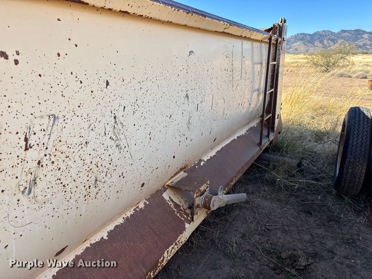 image for item DH8748 1989 K&H dump truck bed