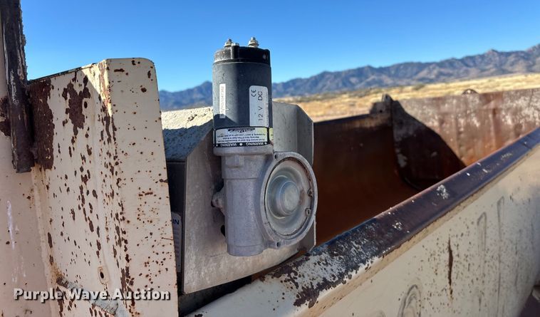 image for item DH8748 1989 K&H dump truck bed