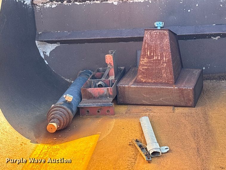 image for item DH8748 1989 K&H dump truck bed