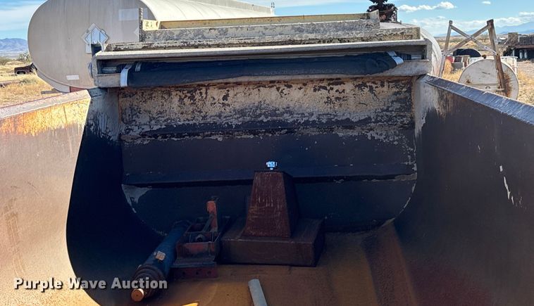 image for item DH8748 1989 K&H dump truck bed