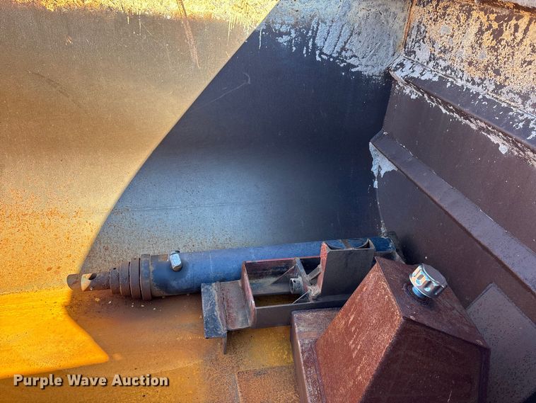 image for item DH8748 1989 K&H dump truck bed