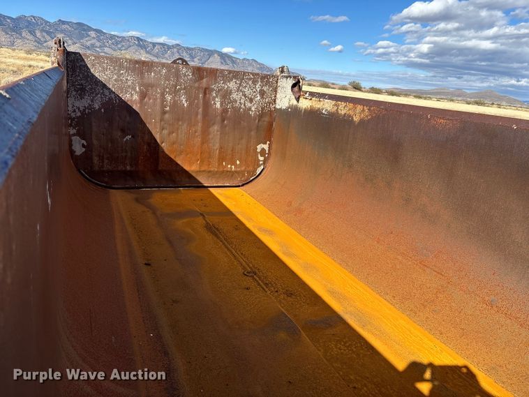 image for item DH8748 1989 K&H dump truck bed