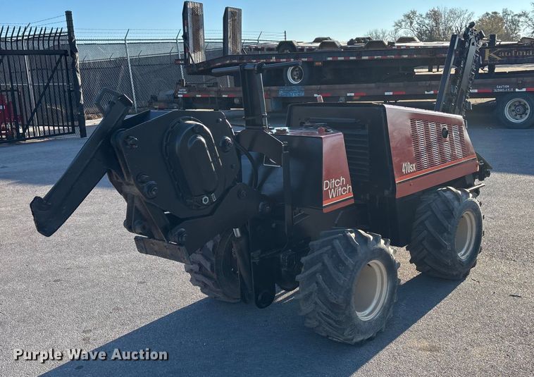 image for item DK0100 2000 Ditch Witch 410 SXD trencher