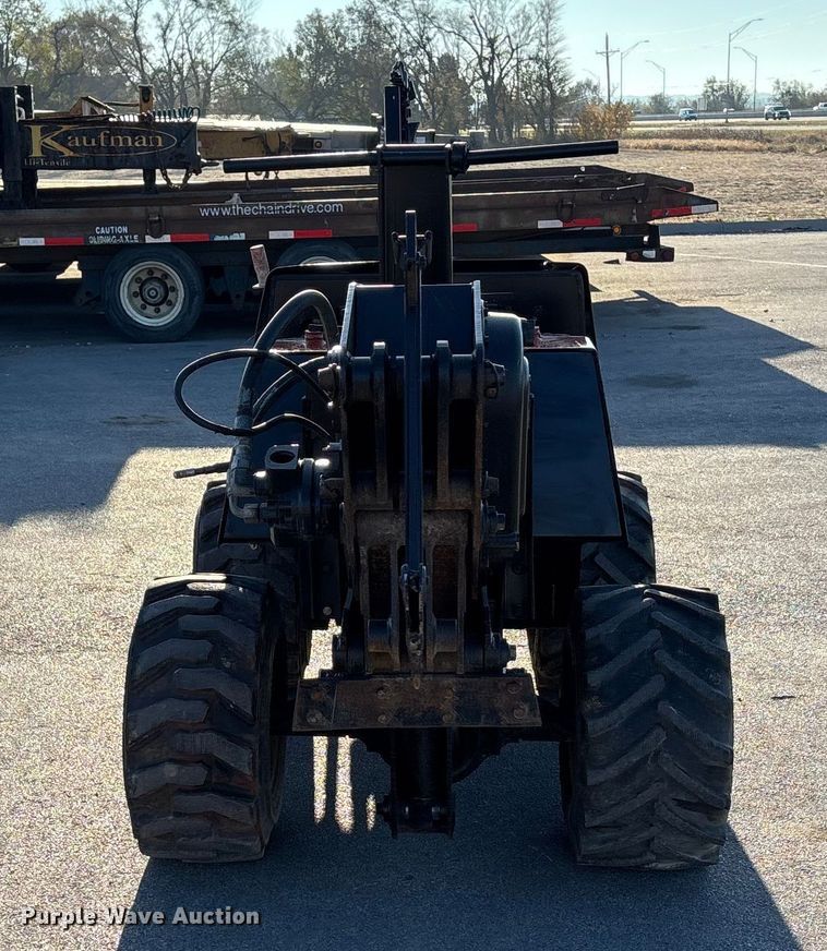 image for item DK0100 2000 Ditch Witch 410 SXD trencher