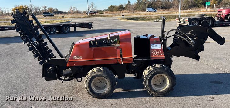 image for item DK0100 2000 Ditch Witch 410 SXD trencher