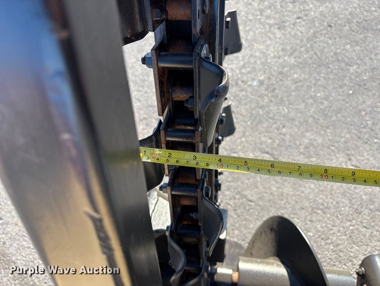 image for item DK0100 2000 Ditch Witch 410 SXD trencher