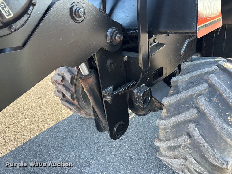 image for item DK0100 2000 Ditch Witch 410 SXD trencher