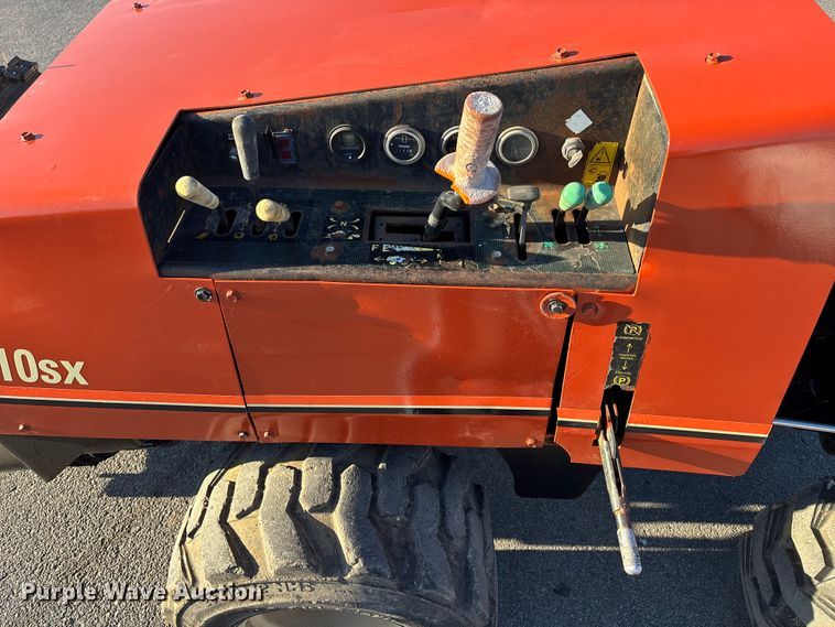 image for item DK0100 2000 Ditch Witch 410 SXD trencher