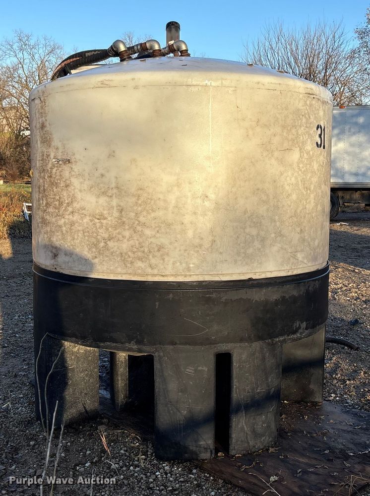 image for item DK0165 Poly tank