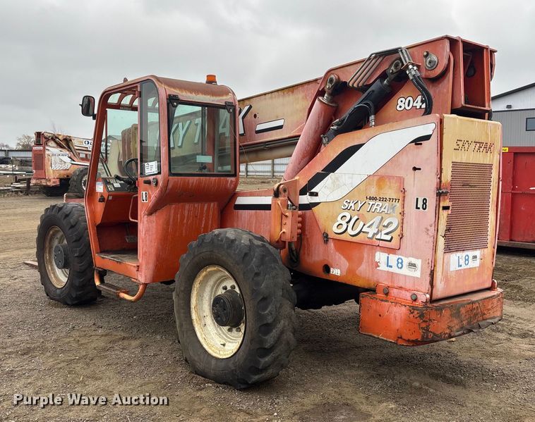 image for item DK0172 2004 Sky track 8042 telehandler